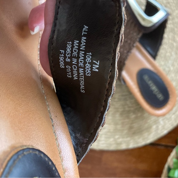 Vintage Liz Claiborne sandals - Picture 3 of 4